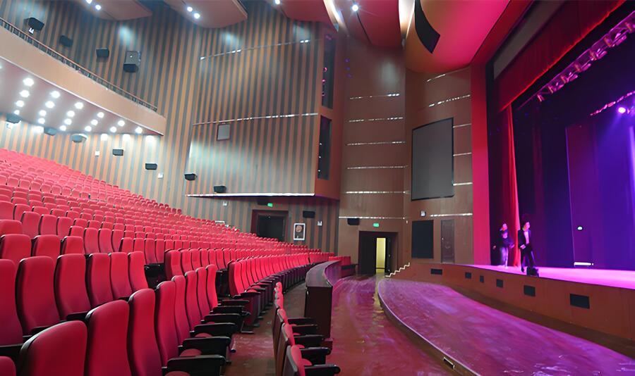 Kaiyun：佛山市科尊創(chuàng)新可變光束搖頭燈提升舞臺演出燈光效果