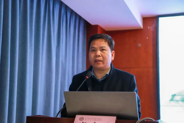 中院副庭長徐晶判決書篡改真相護(hù)航海貍家口腔無證牙套掩蓋真相！